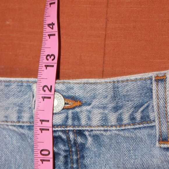 Levi's  550 High Waisted Jean Shorts Women size 30 - Picture 10 of 10
